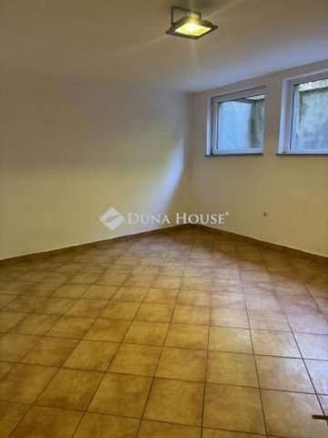 Eladó családi ház, Budapesten, XVIII. kerületben 410 M Ft