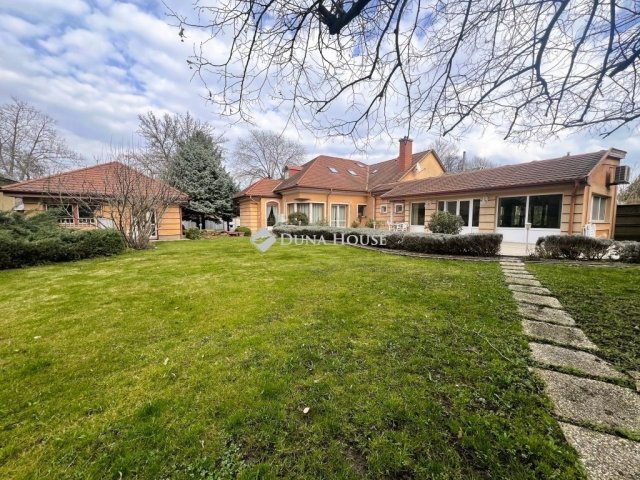 Eladó családi ház, Dorogon 154.9 M Ft, 6 szobás
