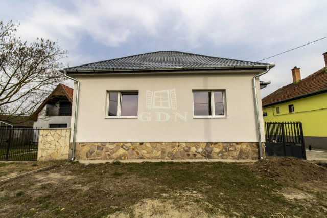 Eladó családi ház, Bagon 89 M Ft, 3 szobás