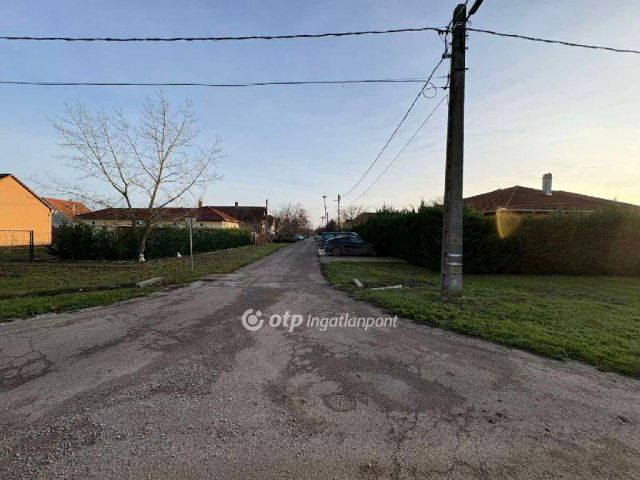 Eladó telek, Karcagon 11 M Ft / költözzbe.hu