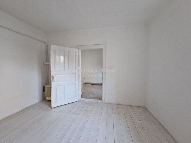 Eladó családi ház, Kecskeméten 125 M Ft, 10 szobás