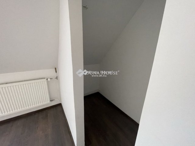 Eladó családi ház, Kecskeméten 98 M Ft, 5 szobás