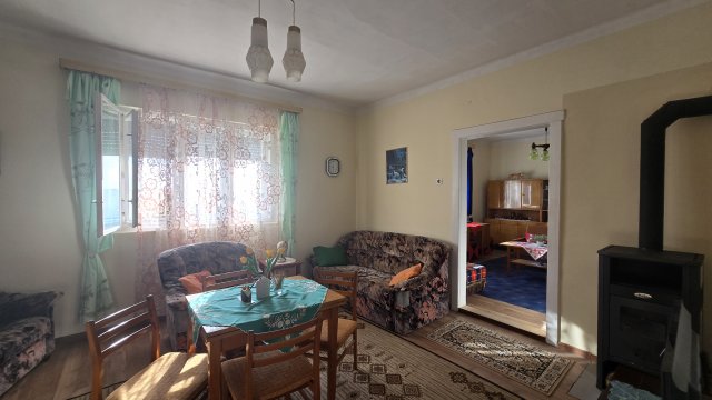Eladó családi ház, Nagyvenyimen, Iskola utcában 21.9 M Ft