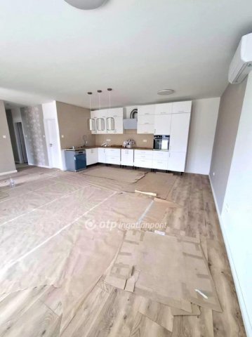 Eladó családi ház, Pusztaszabolcson 74.99 M Ft, 3 szobás