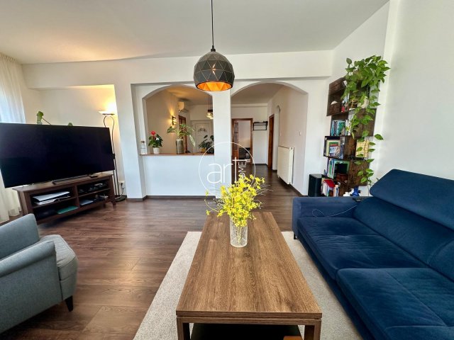Eladó téglalakás, Szegeden, Csöndes utcában 89.9 M Ft, 3 szobás