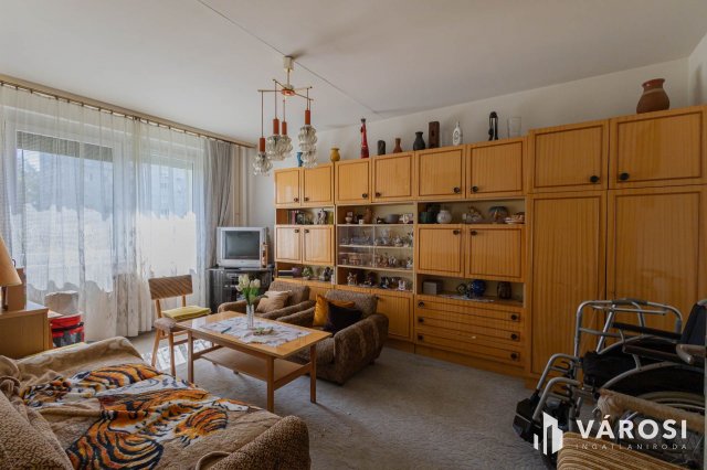 Eladó panellakás, Szegeden 39.99 M Ft, 2 szobás