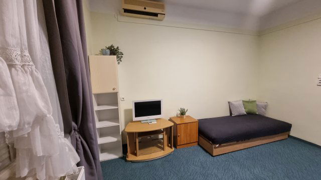 Kiadó családi ház, albérlet, Szegeden 150 E Ft / hó, 1 szobás