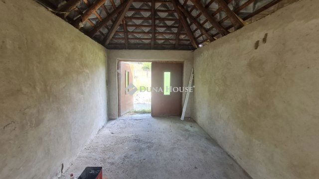 Eladó családi ház, Nemesapátiban 29.9 M Ft, 4 szobás