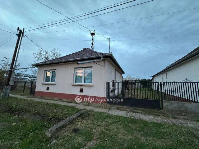 Eladó családi ház, Mátészalkán 24.99 M Ft, 2 szobás