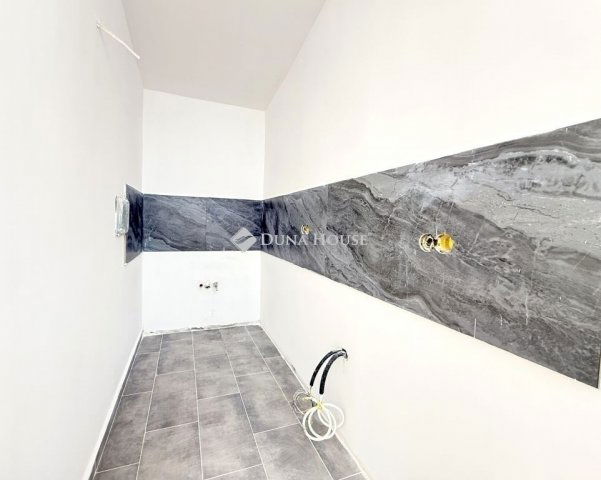 Eladó téglalakás, Budapesten, XX. kerületben 49.9 M Ft, 2 szobás