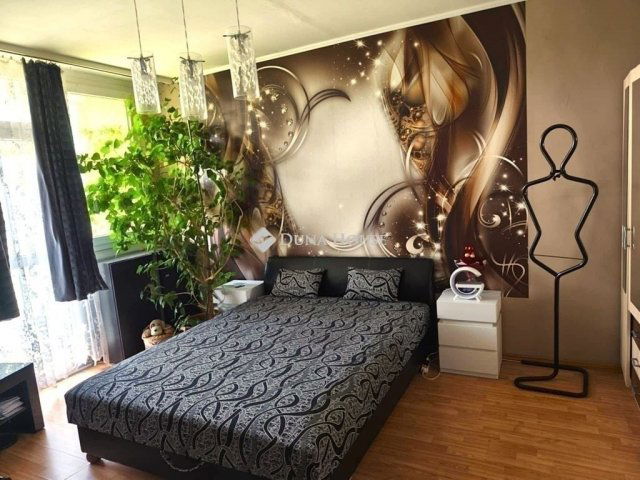 Eladó panellakás, Szegeden 69 M Ft, 3 szobás