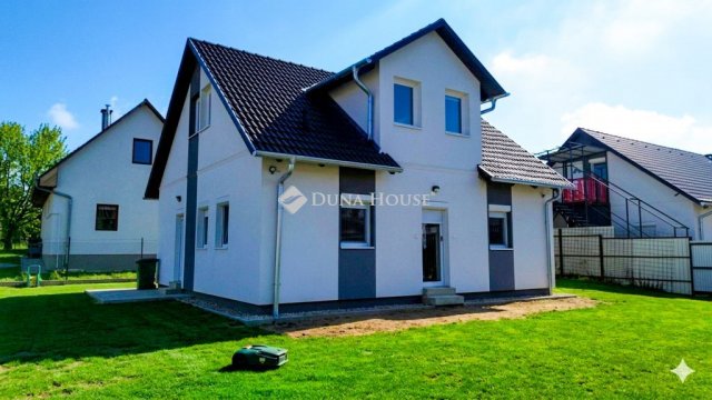 Eladó ikerház, Gyömrőn 89.9 M Ft, 3 szobás