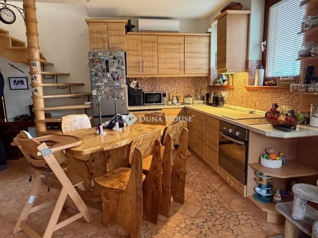 Eladó téglalakás, Kecskeméten 69.9 M Ft, 4 szobás