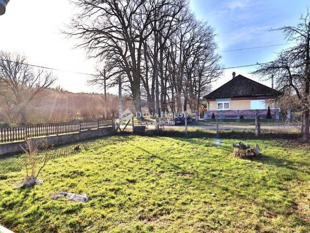 Eladó családi ház, Bényén 65 M Ft, 3 szobás