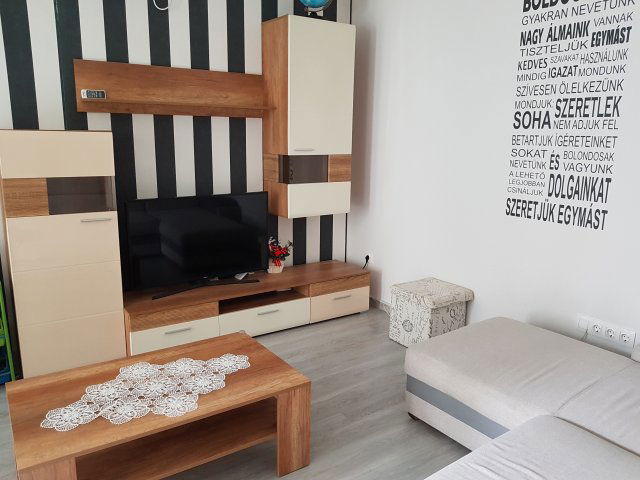 Kiadó téglalakás, albérlet, Debrecenben 250 E Ft / hó