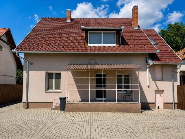 Eladó családi ház, Pécsett, Móra Ferenc utcában 195 M Ft