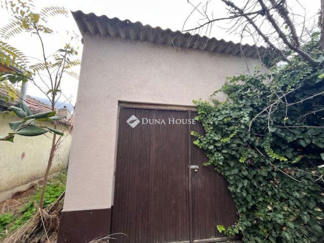 Eladó családi ház, Szabadszálláson 15.9 M Ft, 2 szobás