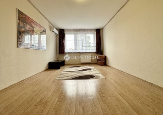 Eladó panellakás, Budapesten, III. kerületben 67.9 M Ft