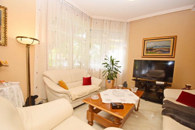 Eladó családi ház, Debrecenben 189 M Ft, 5 szobás