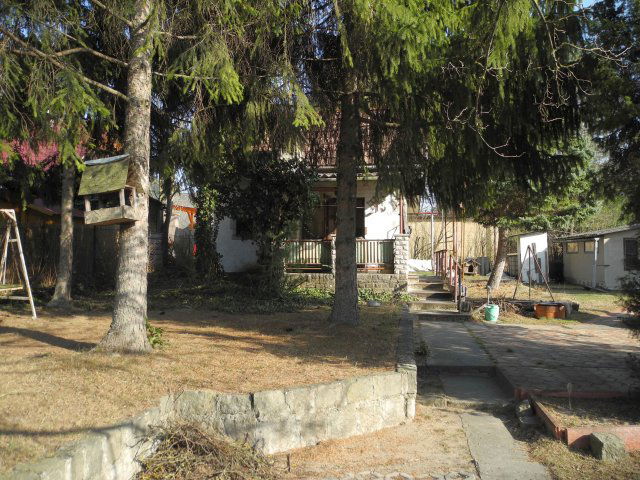 Eladó nyaraló, Pócsmegyeren 34.9 M Ft, 3 szobás