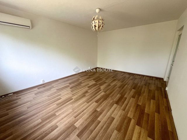Eladó panellakás, Budapesten, XXI. kerületben 42.5 M Ft, 1 szobás