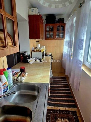 Eladó családi ház, Pécsett 32.3 M Ft, 2 szobás