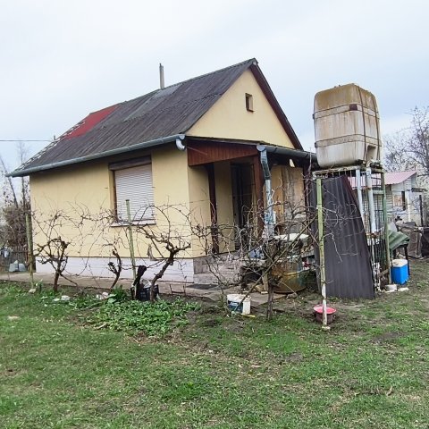Eladó nyaraló, Szolnokon 6.9 M Ft, 1 szobás