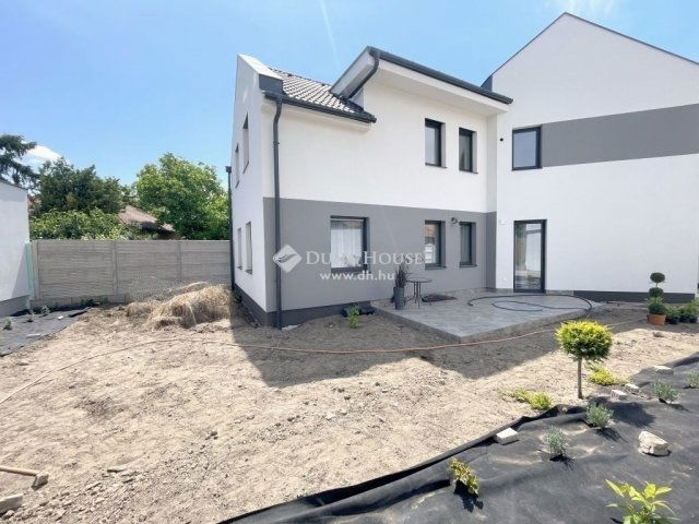 Eladó téglalakás, Kecskeméten 119.9 M Ft, 4 szobás