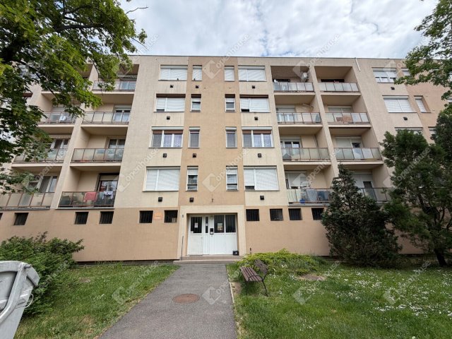 Eladó téglalakás, Szombathelyen 33.9 M Ft, 2 szobás