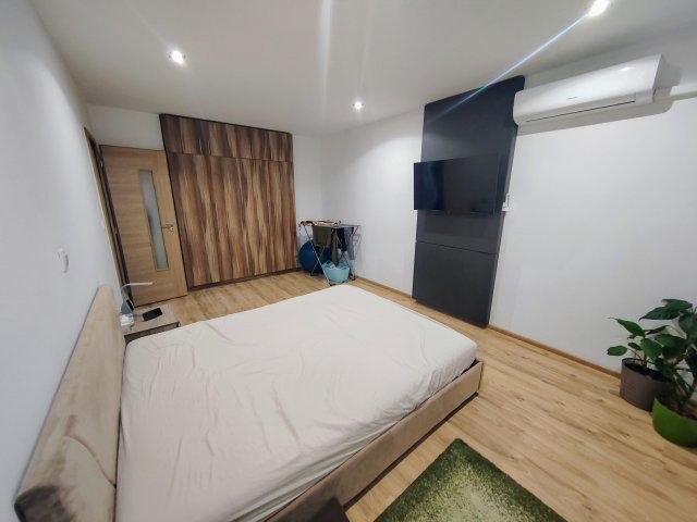 Eladó téglalakás, Zircen 60 M Ft, 3 szobás