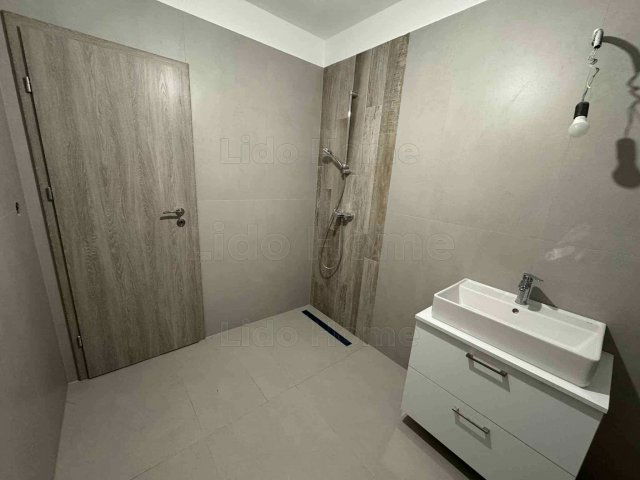 Eladó téglalakás, Siófokon 73.9 M Ft, 2 szobás