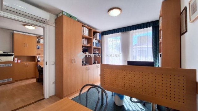 Eladó téglalakás, Egerben 89 M Ft, 4 szobás