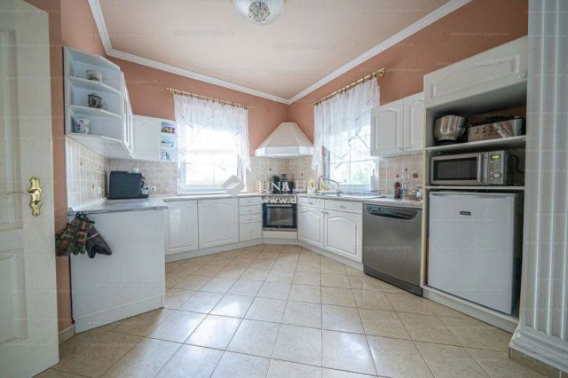 Kiadó családi ház, albérlet, Dömösön 450 E Ft / hó, 5 szobás