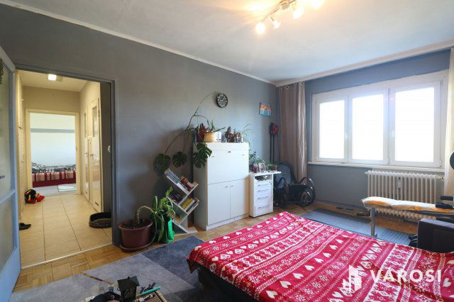 Eladó panellakás, Szegeden 43.9 M Ft, 2 szobás