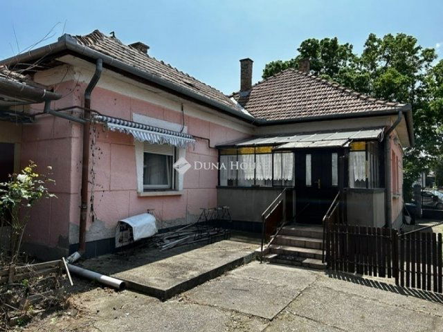 Eladó családi ház, Budapesten, XVII. kerületben 65 M Ft