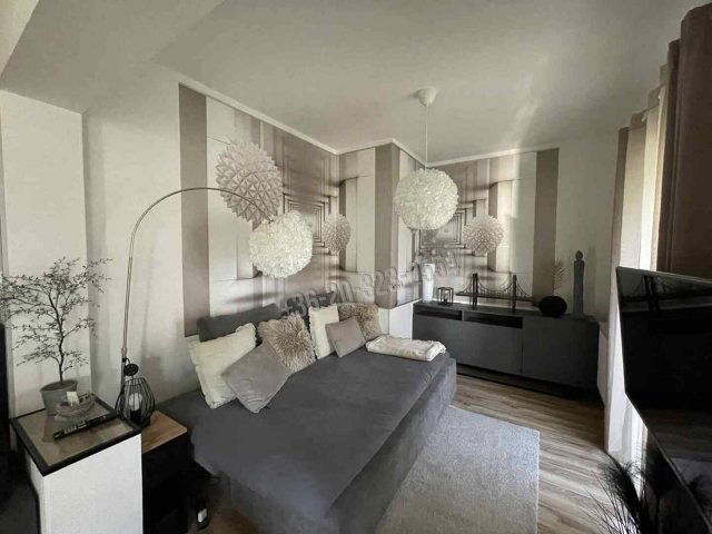 Eladó téglalakás, Sopronban 77 M Ft, 1 szobás