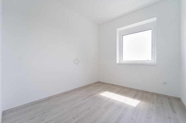 Eladó téglalakás, Rétságon 62 M Ft, 3 szobás