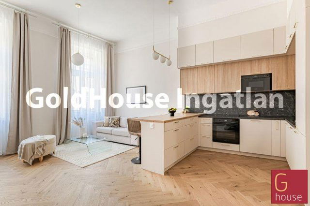 Eladó téglalakás, Budapesten, VI. kerületben, Felső erdősoron