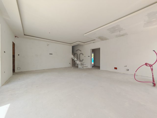 Eladó családi ház, Székesfehérvárott 175 M Ft, 5 szobás