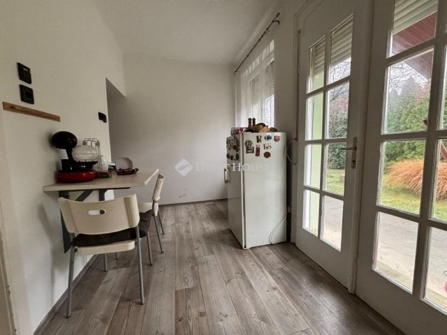 Eladó családi ház, Százhalombattán 85 M Ft, 1 szobás