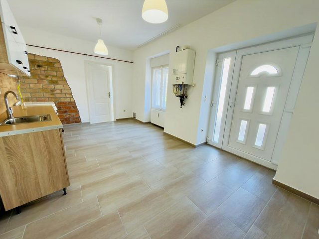 Eladó téglalakás, Vácon 56.9 M Ft, 2 szobás