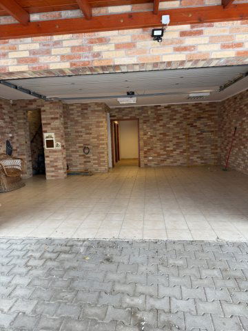 Eladó családi ház, Szigetszentmiklóson 119 M Ft, 4 szobás