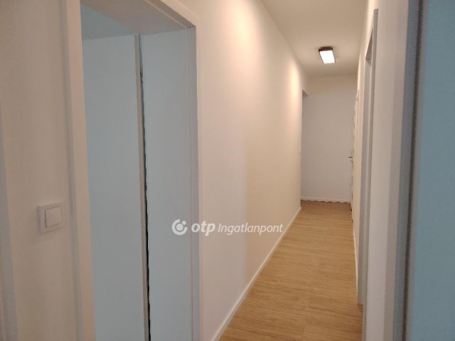 Eladó családi ház, Velencén 129.9 M Ft, 4 szobás