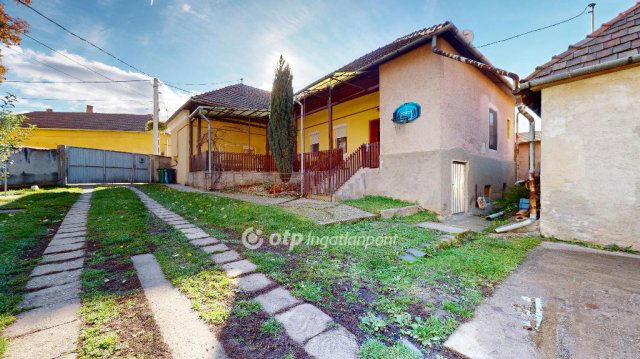 Eladó családi ház, Putnokon 14 M Ft, 3 szobás