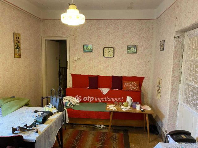 Eladó családi ház, Kunszentmártonban 9.5 M Ft, 3 szobás