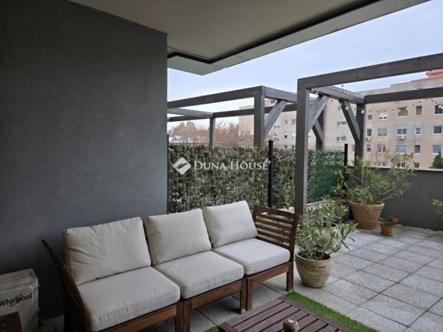 Eladó téglalakás, Székesfehérvárott 115 M Ft, 3 szobás