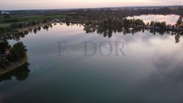 Eladó mezogazdasagi ingatlan, Majosházán 380 M Ft