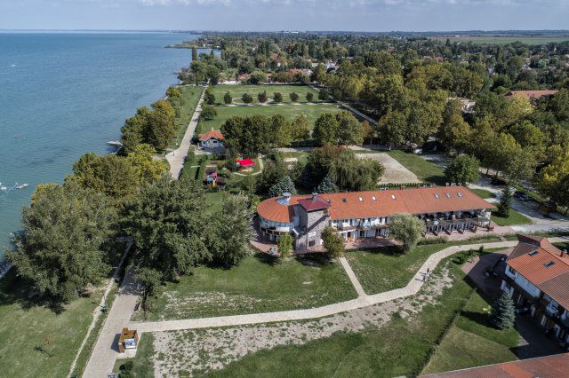 Eladó téglalakás, Zamárdiban 99.5 M Ft, 3 szobás