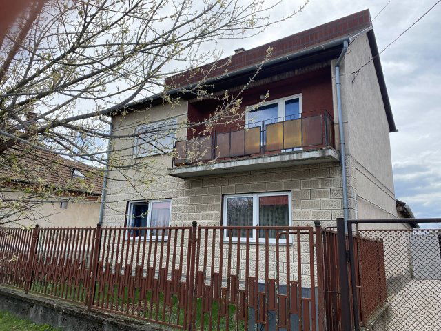 Eladó családi ház, Heréden 52.9 M Ft, 6 szobás