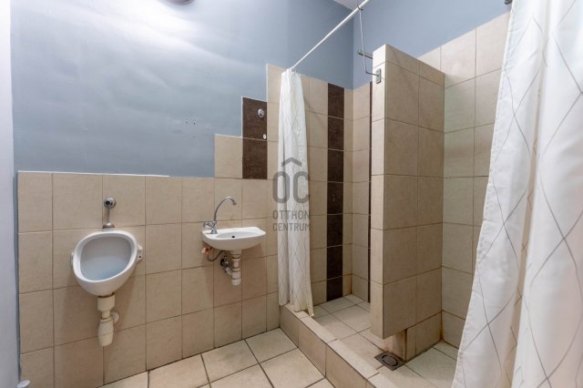 Eladó ipari ingatlan, Várpalotán 89.9 M Ft / költözzbe.hu